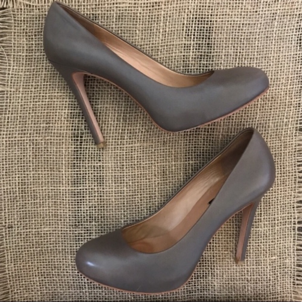 Ann Taylor Gray Leather Heels